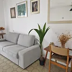 Laura شقة