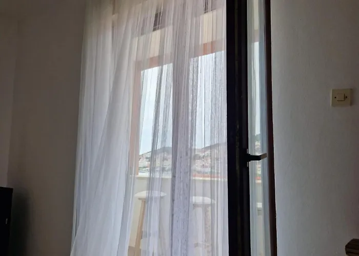 Laura Apartman Tisno